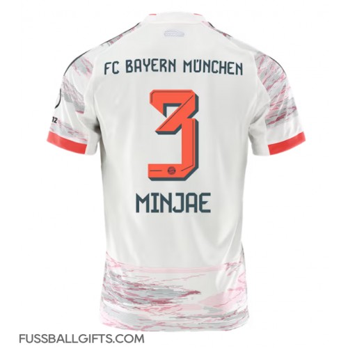 Bayern Munich Kim Min-jae #3 Fußballbekleidung Auswärtstrikot 2025-26 Kurzarm